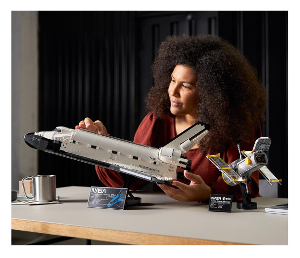 LEGO Icons 10283 Wahadłowiec Discovery NASA - 1021959 - zdjęcie 3